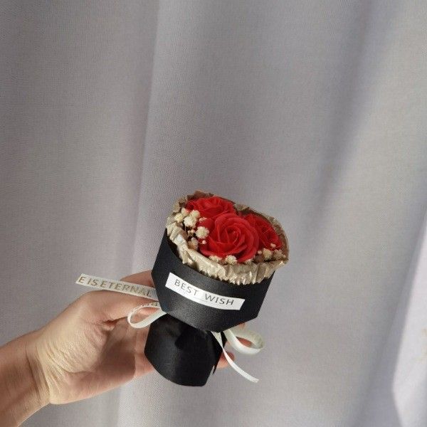 迷你香皂玫瑰花女友见面约会口袋小花束高颜值小香风车载装饰品
