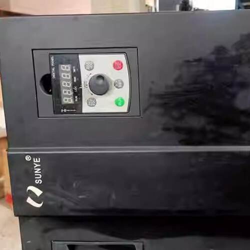 议价日业变频器 CM530-C4T030G/037P 30KW /380V功能包好实物拍摄