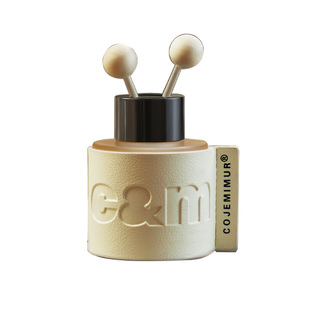 车载香薰高级感装饰汽车香水持久留香车用品香氛摆件无火香熏精油