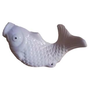 屋顶陶瓷鱼嘴流出水口房顶白色鱼装饰外墙漏水水管排水口滴水龙头