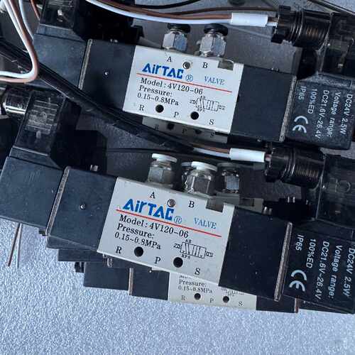 议价亚德客双头电磁阀4V120-06，4V130E-06，实物拍维修