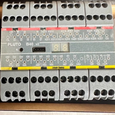 议价2TLA020070R1700，正品ABB安全继电器，Pluto B46 v2安全PLC