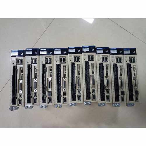 询价SGD7S-R90A10A002 安川7系 100w驱动器