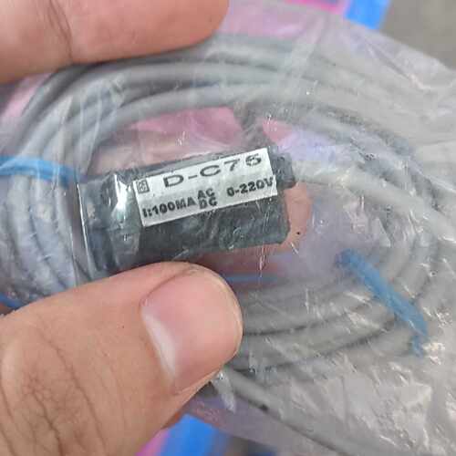 溢价-D-C75磁性开关，工作电压AC 0-220V，额定电流