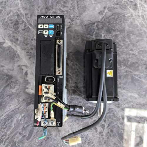 溢价-禾川伺服电机驱动套装驱动XD5A40A11.400W