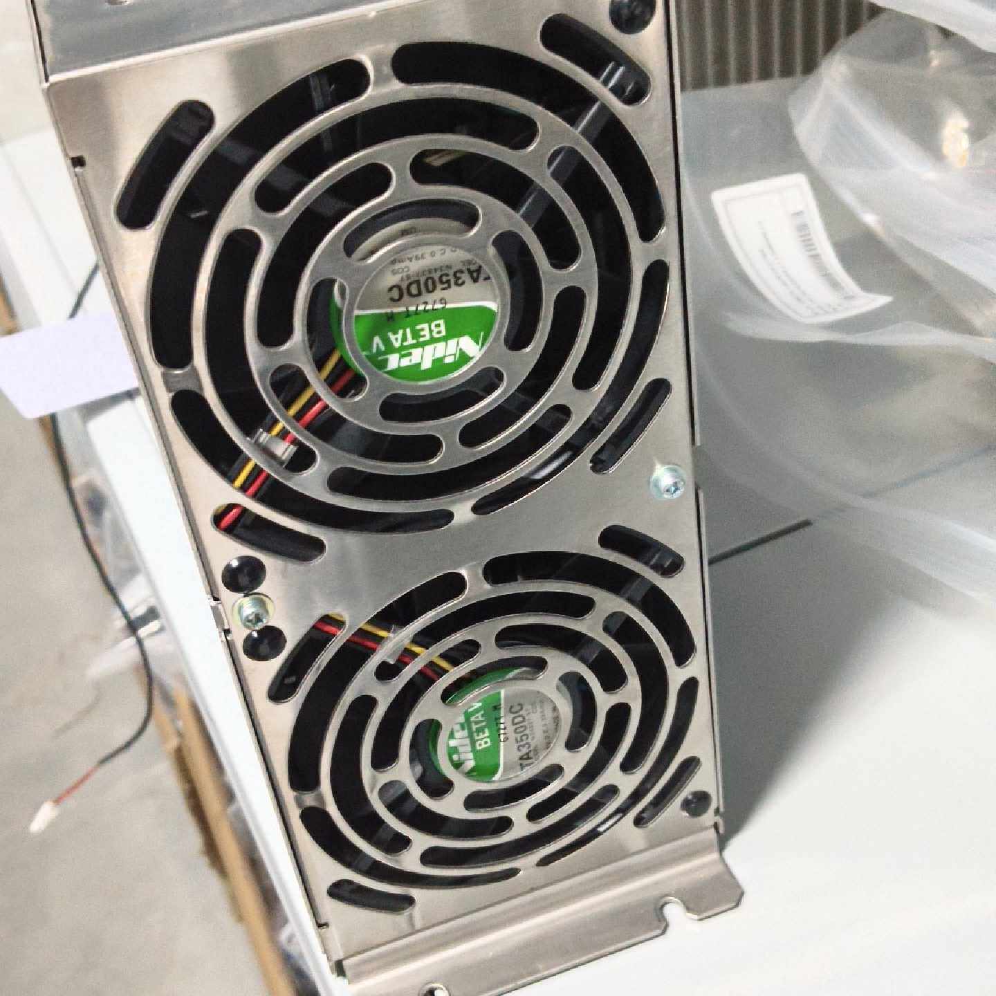 几乎全新COSEL MIF-OHHH-00-XTK工业电源，—议价