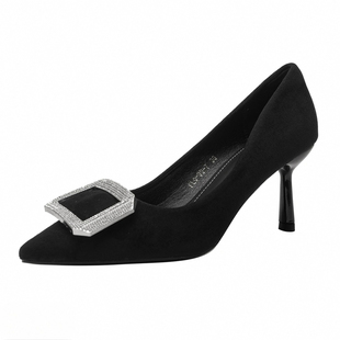 2026新款秋季尖头细跟高跟鞋浅口百搭黑色时尚G扣职业绒面单鞋女