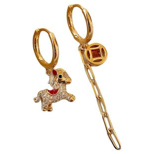 金色小马钱币耳环女2026新款爆款高级感轻奢耳钉不对称巨好看耳饰