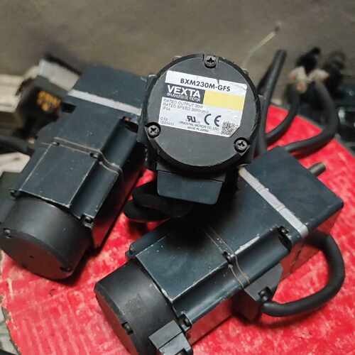 东方马达BXM230M-GFS三个，带GFS2G50减速机，