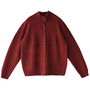 M81800 文艺气质中国红宽松显瘦织花高领毛衣外套女26春 新品速递