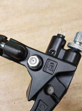 银钢国四二代电喷超级迷你YG15022F摩托车原厂配件左离合手柄牛角