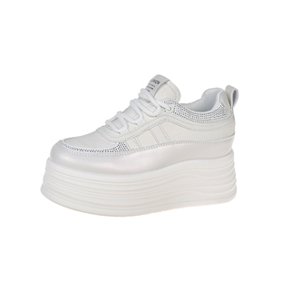 2026春季新款厚底小白鞋女8cm内增高百搭松糕鞋小个子休闲运动鞋