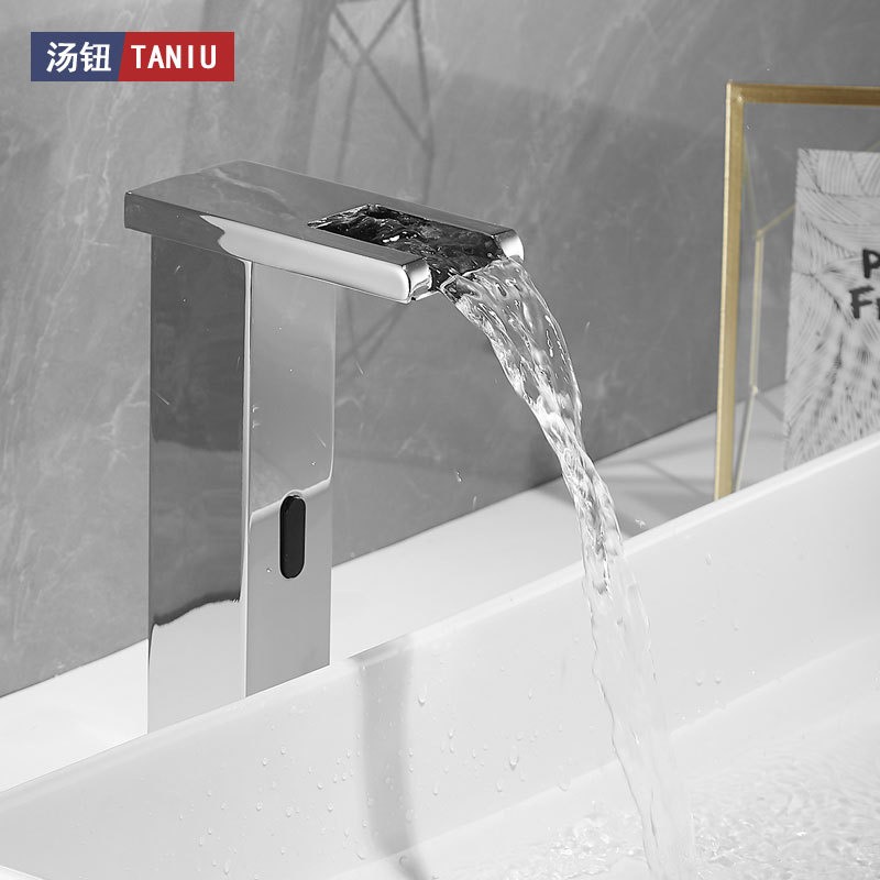 汤钮全铜智能感应式台上瀑布器面盆关水水龙头自动黑色盆冷热洗手