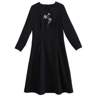 25QDC-043【雨打梨花】前世今生复古温婉文艺小V领X型修身连衣裙