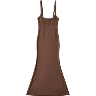 纯欲紧身鱼尾背带连衣裙女秋冬小个子针织修身收腰后妈包臀小妈裙