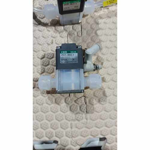 询价下单原装CKD液用阀  AMD01-8BUS-4 ， 成色如图