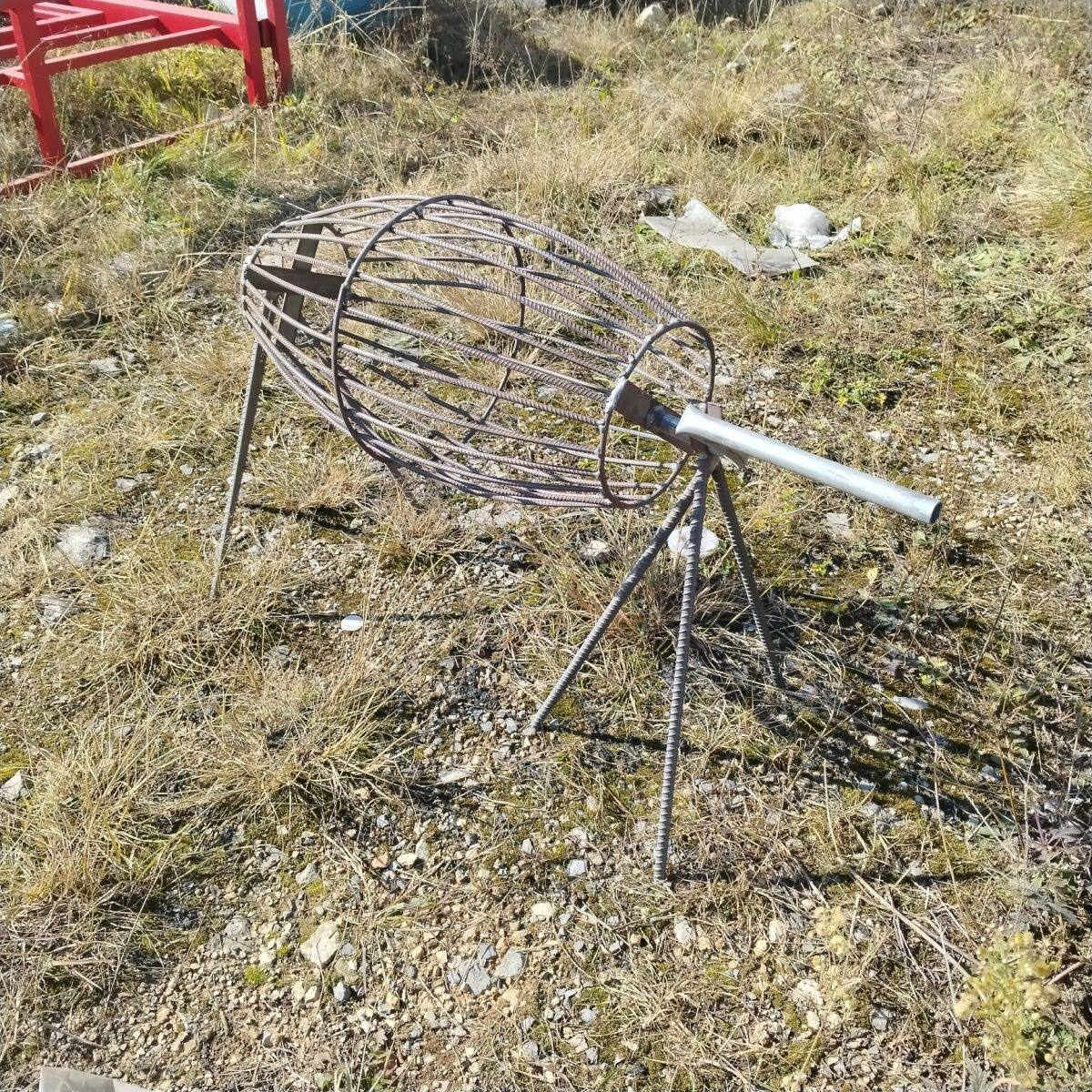 手工铁艺烧烤架 户外烧烤烤土豆红薯神奇 便捷野炊烤肉架