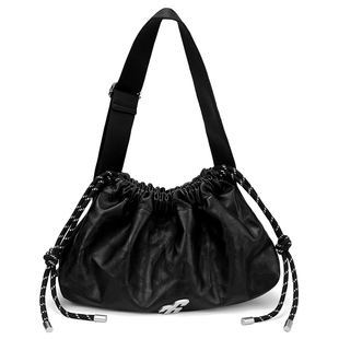 VAOPER喂牌新款抽绳褶皱斜挎包女大容量通勤单肩包小众腋下包潮