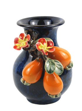 陶瓷风水吉祥物水培花插枇杷桌面