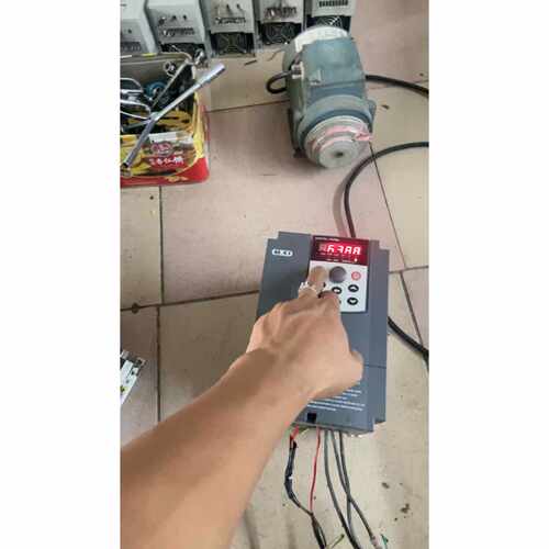 询价红旗泰RF300B-4R0G/5R5P-4变频器，4KW/5