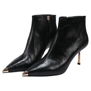 红粉知己2025冬新款复古优雅真皮法式尖头细跟时装靴女宴会短靴子