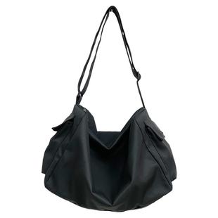 斜挎包男款大容量日系单肩包轻便运动邮差包休闲旅行背包女健身包