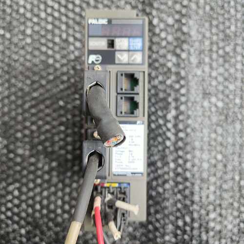 【询价】富士伺服驱动器ryc401d3-vvt2，400w，成色如图适用