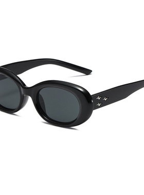 冬季哈尔滨旅游拍照墨镜女款