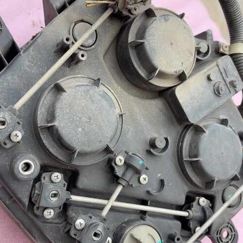 议价The Right Side Headlight Assembly Of The Sinotruk Howo T