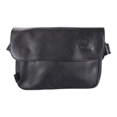 日系风男生皮面斜挎包ins韩版简约青年港风胸包上班用单肩包黑色