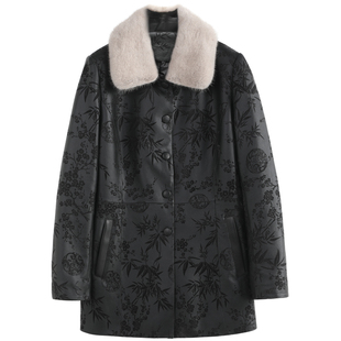 绵羊皮羽绒服女外套2025年冬季新款国风压花拆卸水貂毛领真皮皮衣
