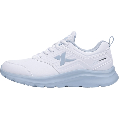 特步女鞋运动鞋跑步鞋子女2026夏季新款皮面防水轻便白色休闲跑鞋