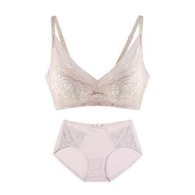 MrsQueen无钢圈乳胶内衣套装女