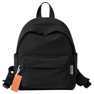 莱夫帽檐双肩包女2026新款户外休闲小背包旅游轻便上班通勤帆布包