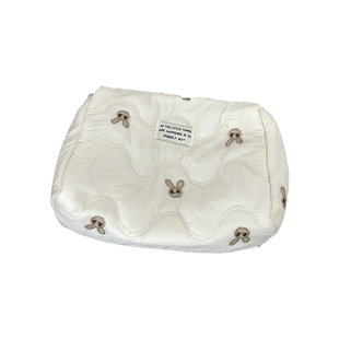 thefifthmoon软萌刺绣可爱小兔小熊绗缝柔软化妆包收纳包大容量