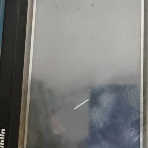 触摸屏 2个  型号:SEV1700LK 照片就是实物成