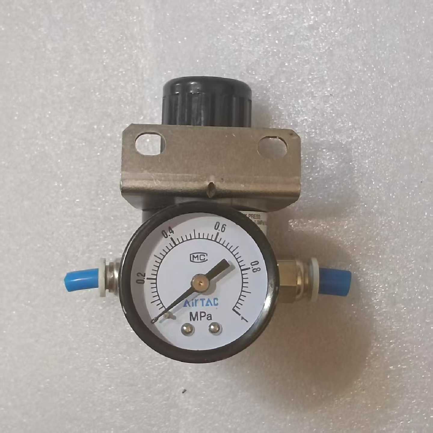 气压表AR1500，，带调节阀功能。测量范围0