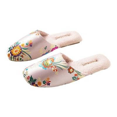 国风家居新中式绸缎刺绣女士冬款保暖防滑办公室室内居家地板拖鞋