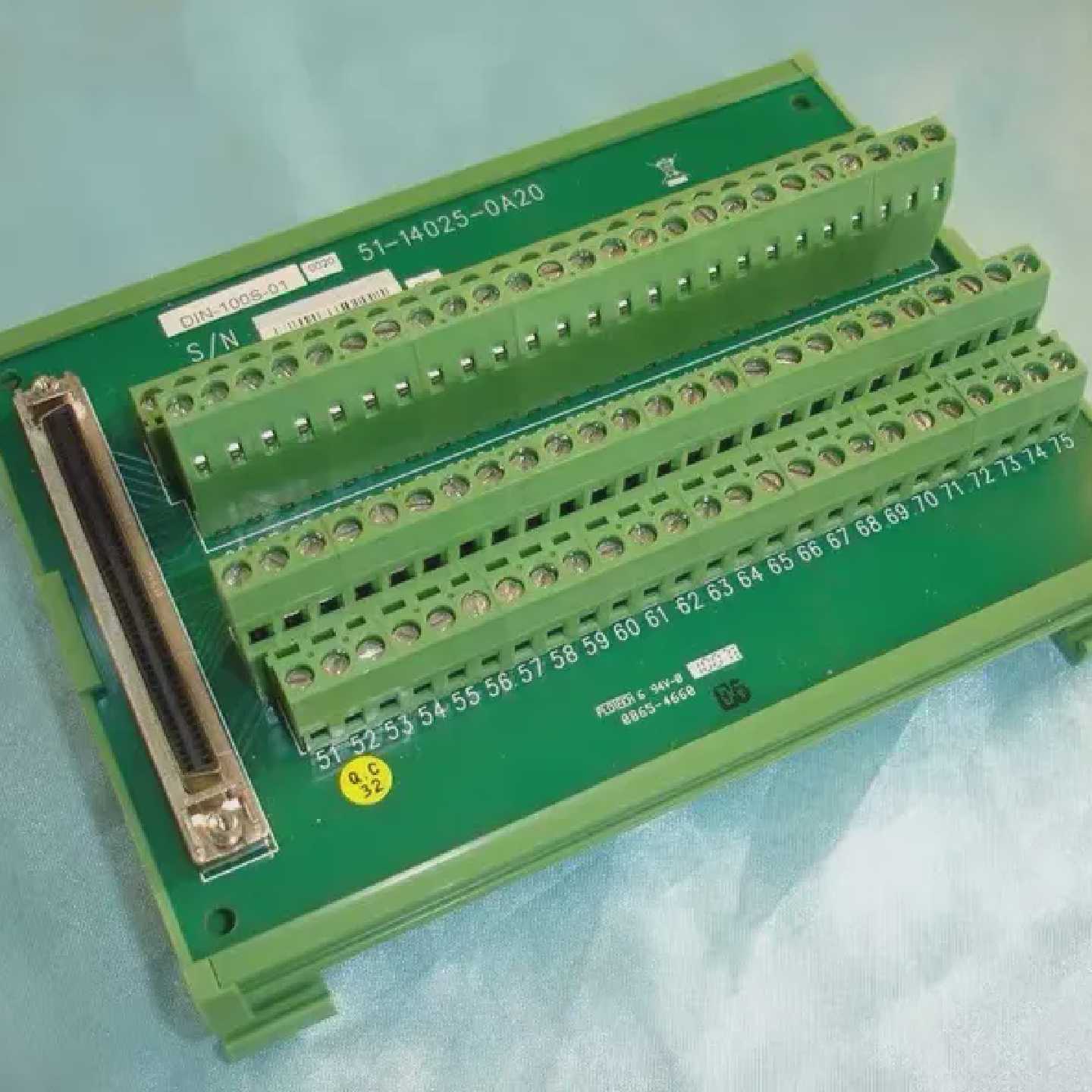 议价凌华 DIN-100S-01 100 芯 SCSI 端子板