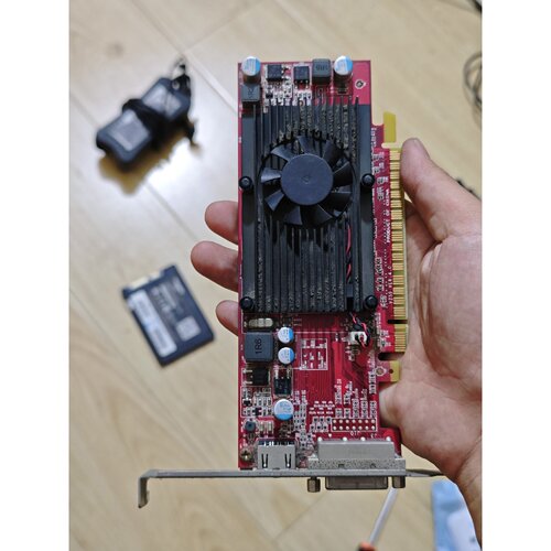议价拆机GT705显卡1024MDDR3维修