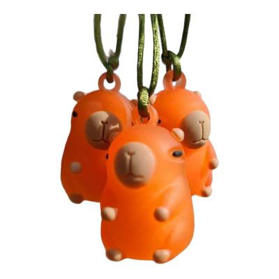 遇光变色卡皮巴拉公仔摆件