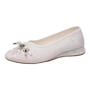 新款民族风汉服绣花鞋旗袍单鞋尖头平底复古老北京布鞋女舞蹈鞋子