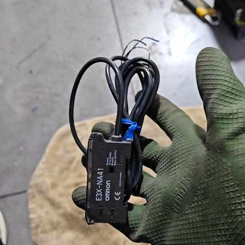咨询后拍欧姆龙全新原装正品  E3X-NA41    需要的直接拍。