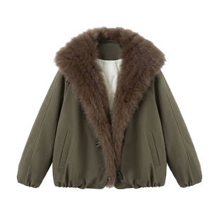 艾文文IRIS 雪山狐 2026冬款90“白鸭绒”狐狸毛领牛角扣羽绒服