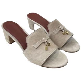 26早春新款lp粗跟拖鞋女流苏吊坠一字带平底拖鞋真皮休闲凉鞋外穿