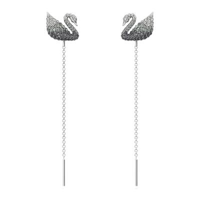 施华洛世奇黑白渐变新年礼物耳环