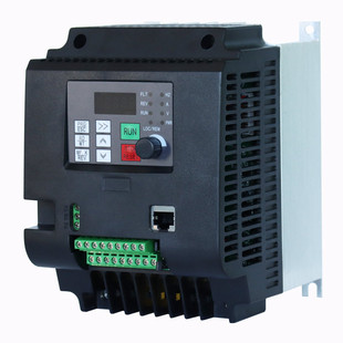 太阳能水泵变频器 0.75kw1.5 2.2 4  220v光伏水泵专用变频器vfd