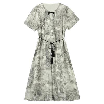 一粒扣系带花色连衣裙