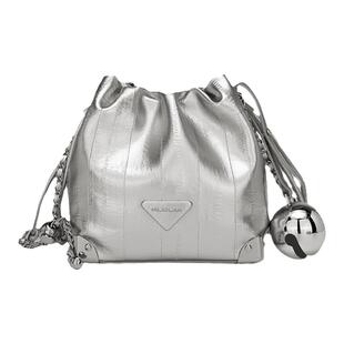 稻草人包包女2026新款爆款流行水桶包小金球链条包银色单肩斜挎包