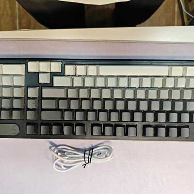 【请询价】前行者V102Pro多功能键盘，带线键盘，不是无线，成色